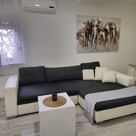 Apartment Aria Vinkovce Kültér fotó