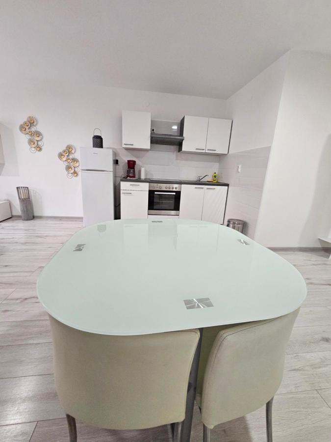 Apartment Aria Vinkovce Kültér fotó